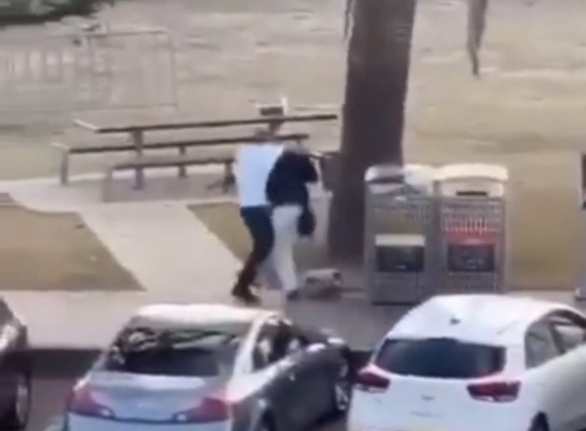 Herói desarmado impede massacre em ataque antissemita durante evento judaico na Austrália